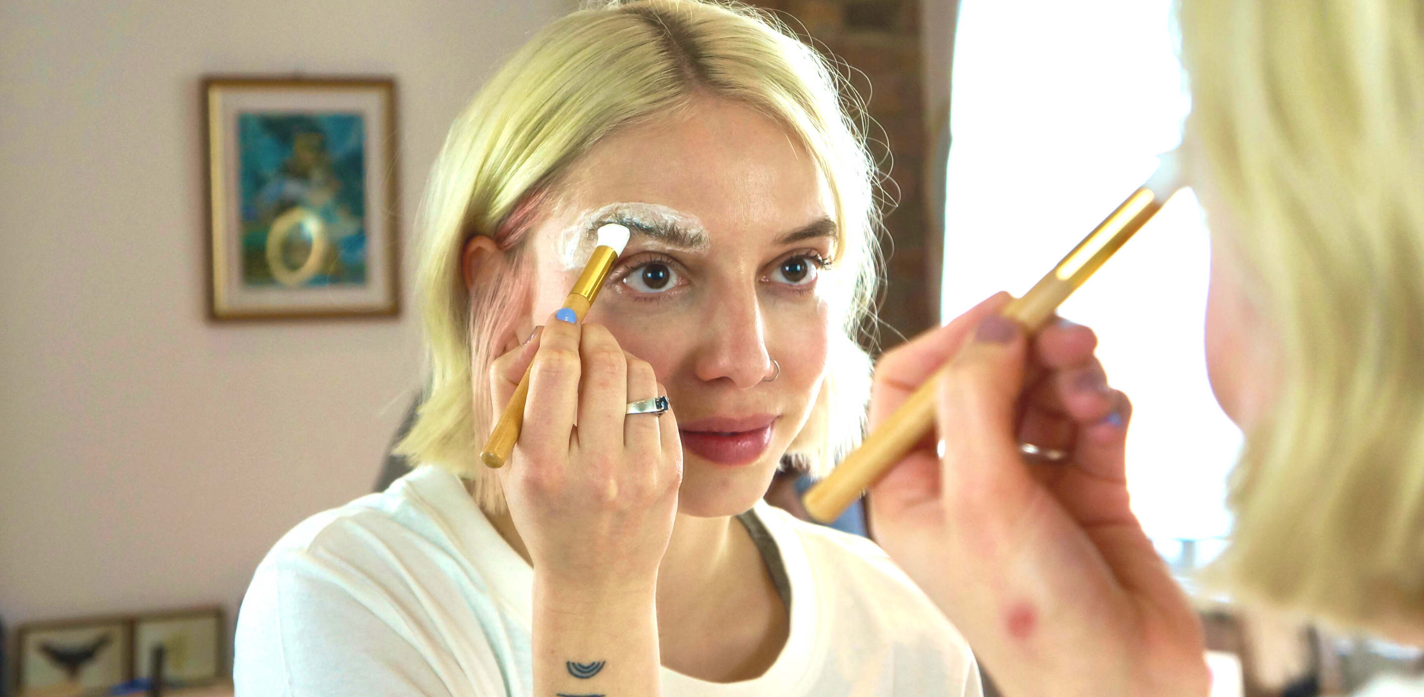 Eyebrow Lifting und Lamination von zu Hause