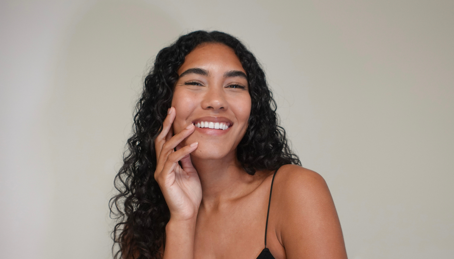 Skin Cycling: Wie pflege ich meine Haut im Einklang mit dem weiblichen Zyklus?